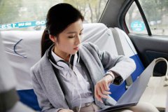 女性白癜风患上以后该怎么办呢？